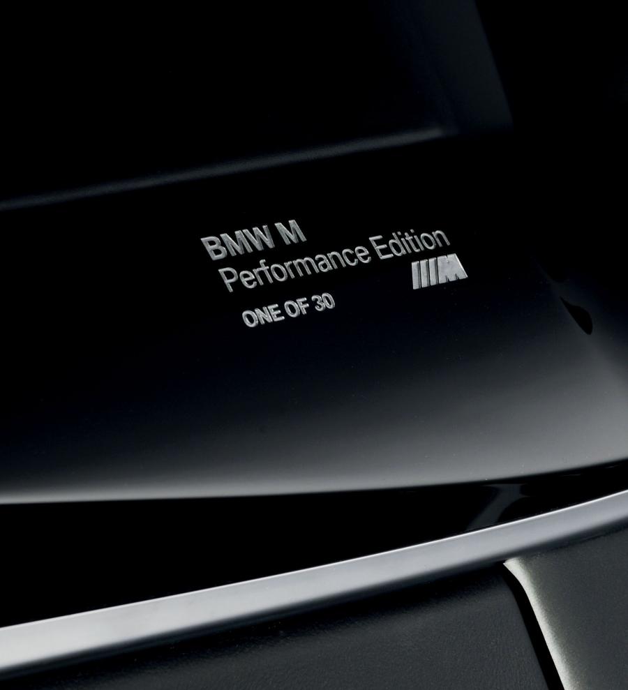  BMW M5 Performance Edition 2012 года  (UK) (фото 2 из 13)